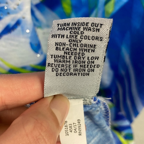 Catherines blue green Floral sparkle key hole t-shirt 1X - Picture 9 of 9